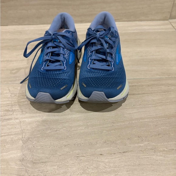 Brooks Blue Athletic Shoes - Picture 2 of 5